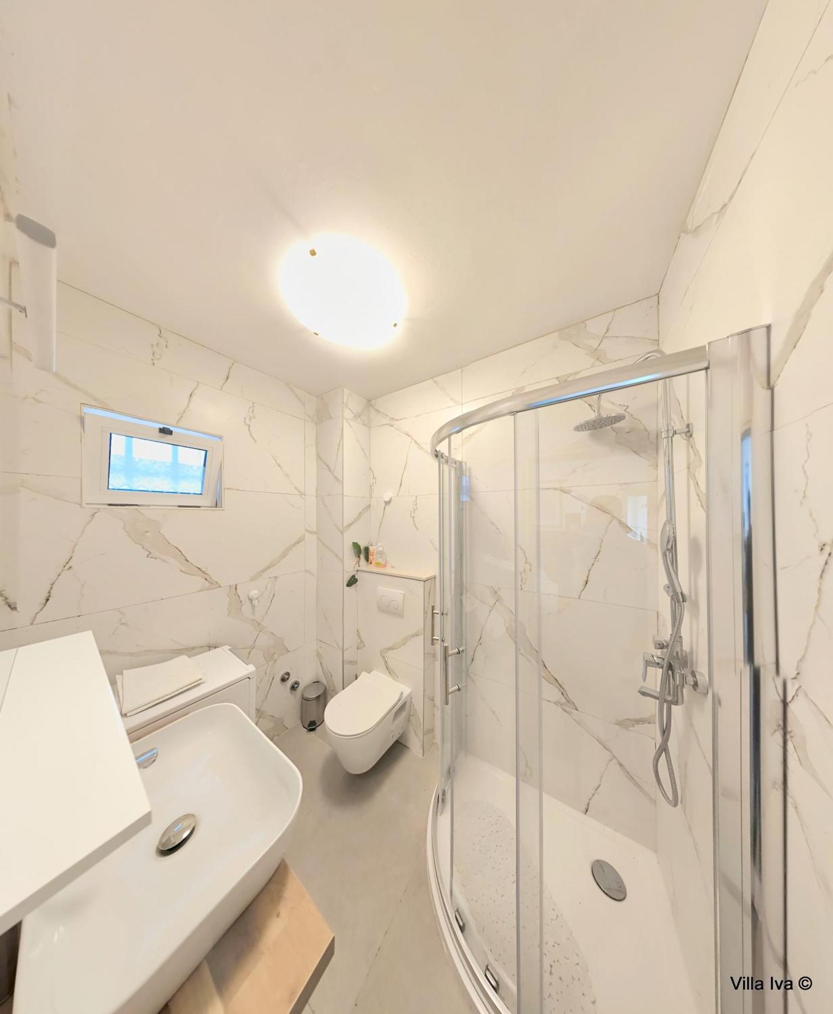Apartments Iva Оміш Екстер'єр фото